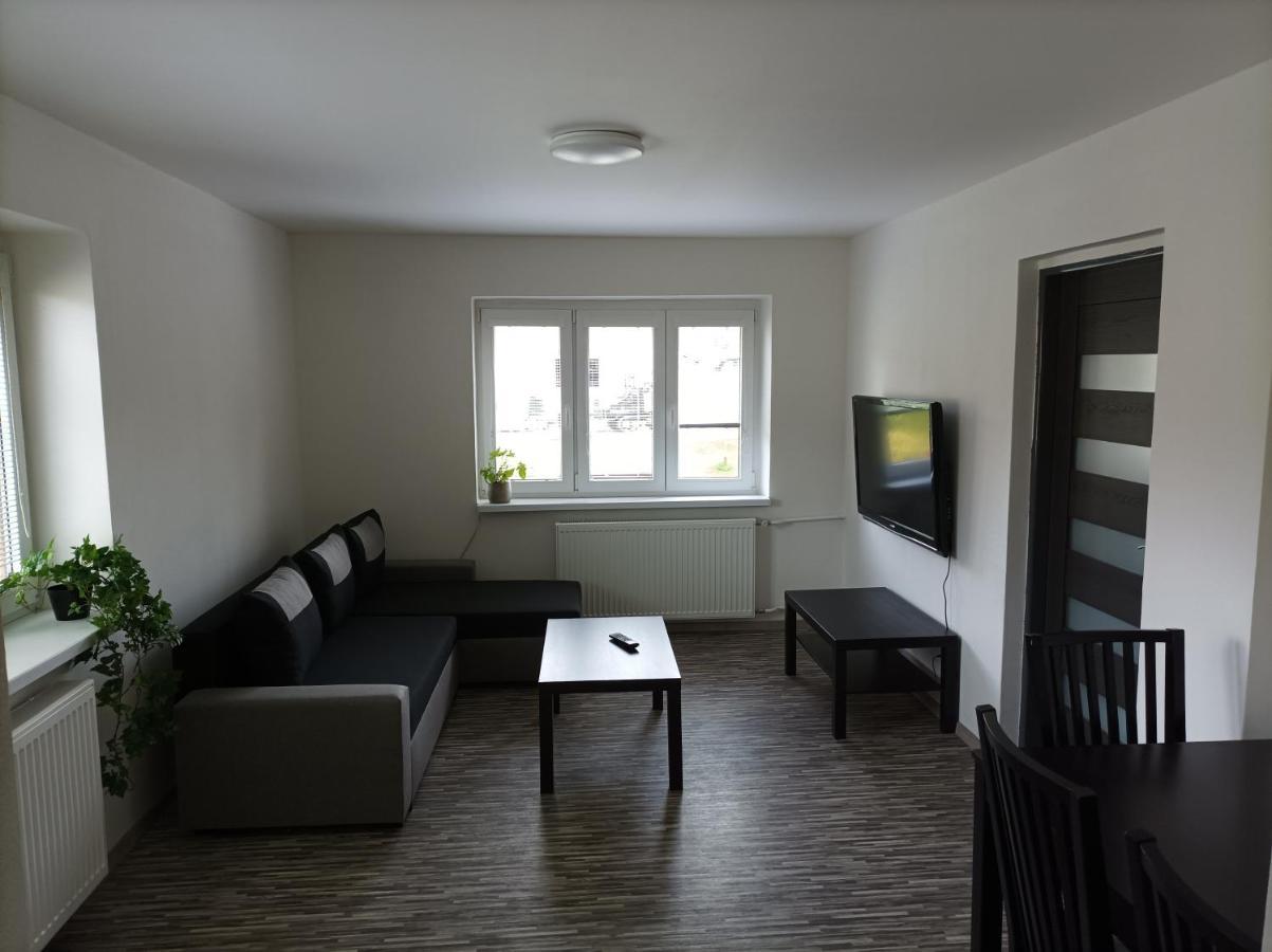 Apartman Vesele ديشين المظهر الخارجي الصورة