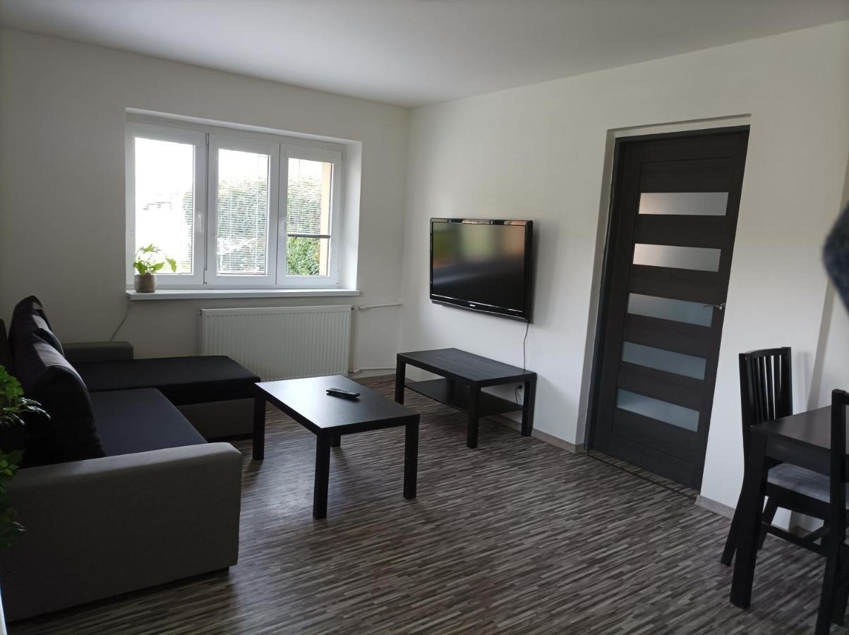 Apartman Vesele ديشين المظهر الخارجي الصورة