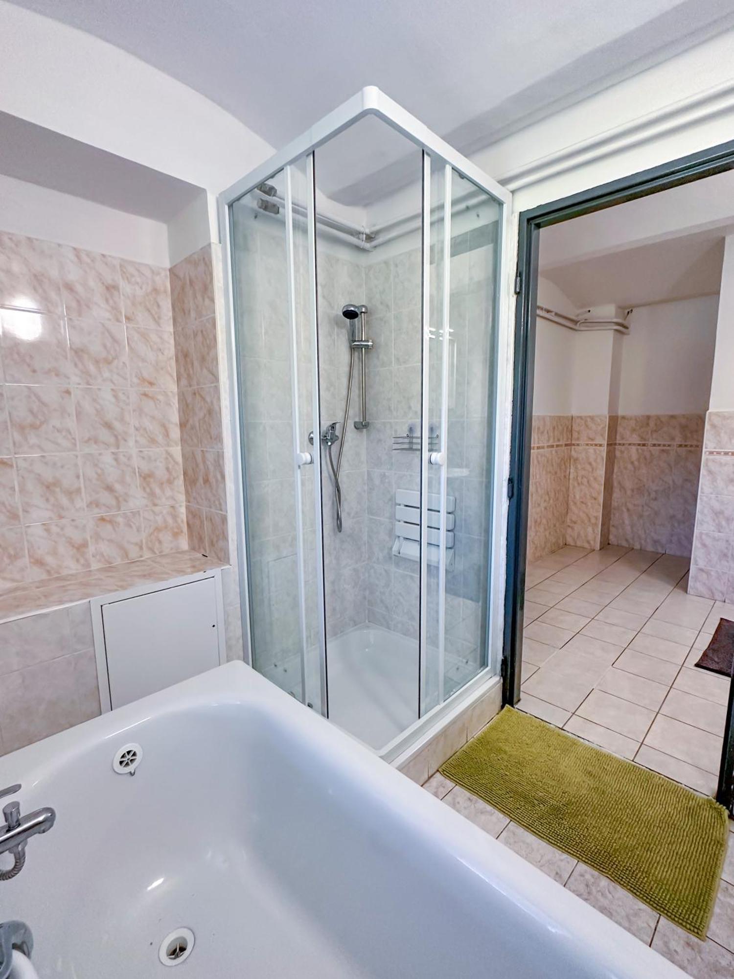 Apartman Vesele ديشين المظهر الخارجي الصورة
